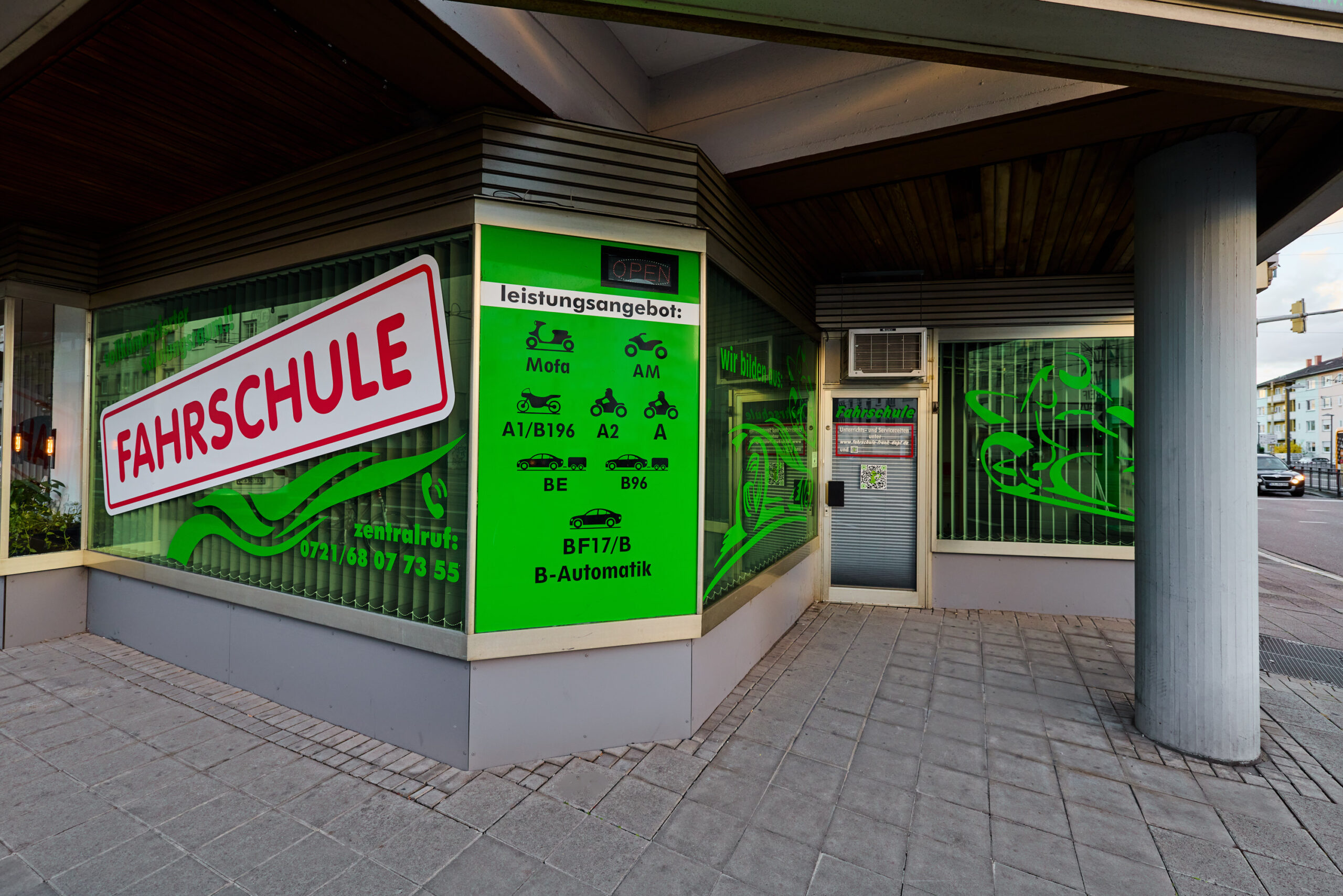 Rümpelfuchs Filiale - Ebertstraße 16A, 76137 Karlsruhe Fahrschul-BUS